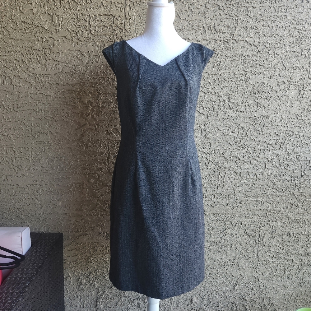 Mossimo Stretch Charcoal Gray Cap Sleeve V-Neck Fitted Sheath Dress Size 8